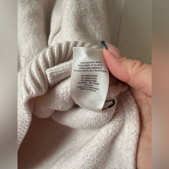 ARITZIA BABATON 100% merino wool oversized sweater, oatmeal (M) - Picture 3 of 5